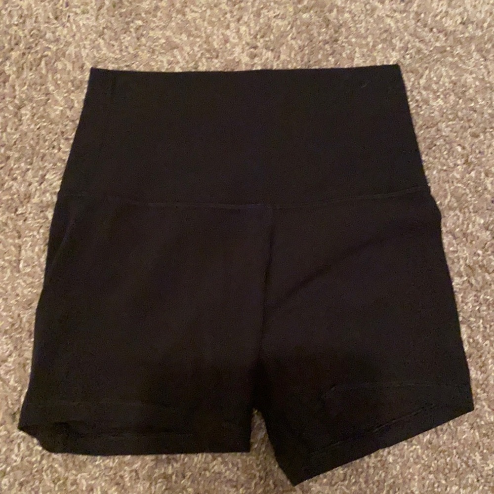 Lululemon Align Shorts 3” size 4. Excellent condition. Black